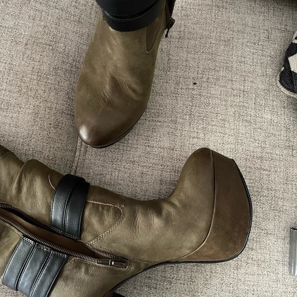 Jessica Simpson Alster platform boots - Picture 8 of 16